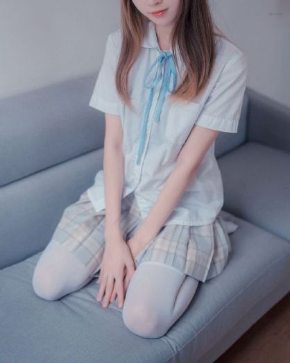 电影不扣钮的女孩